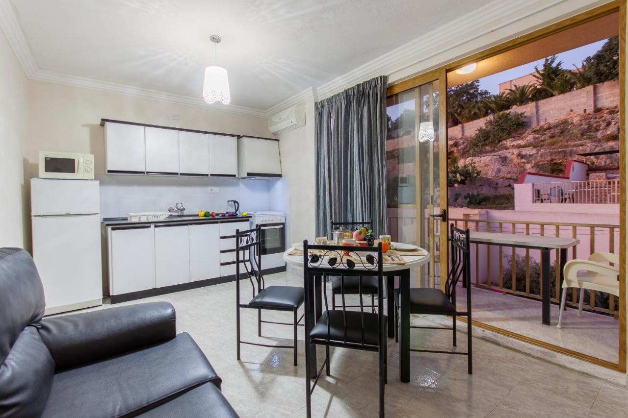 Pool And Sea Merill Apartments - Happy Rentals Mellieħa Extérieur photo